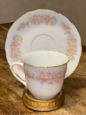 Pink Rose Porcelain Teacup & Saucer Set Gold Trim Scalloped Floral